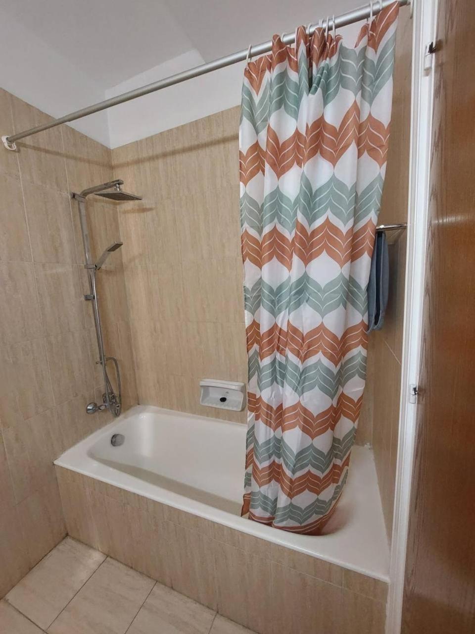 Sunny 2 Bedroom Larnaca Center Luaran gambar