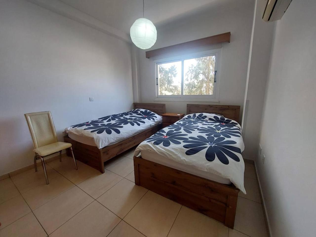 Sunny 2 Bedroom Larnaca Center Luaran gambar