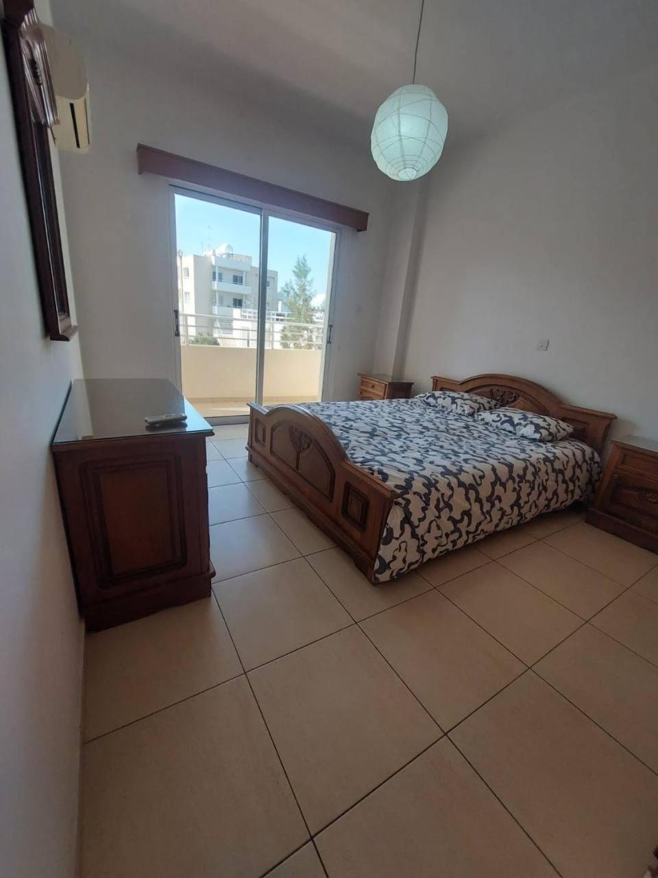 Sunny 2 Bedroom Larnaca Center Luaran gambar